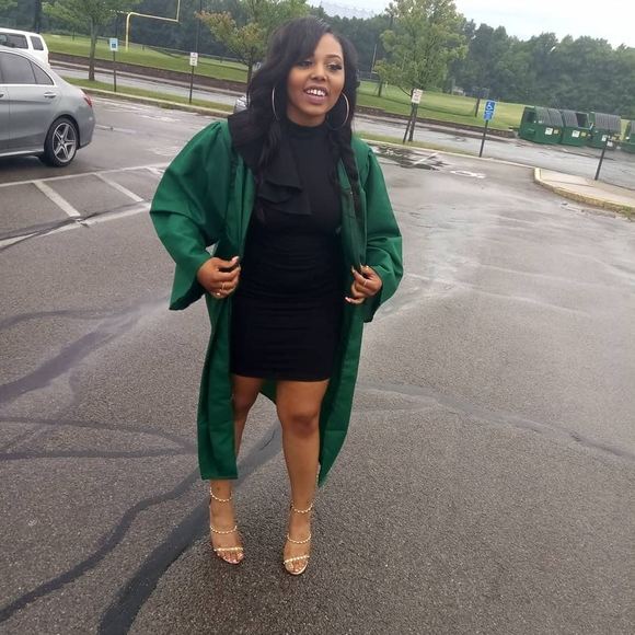 Meet your Posher, Arianna - Picture 1 of 1